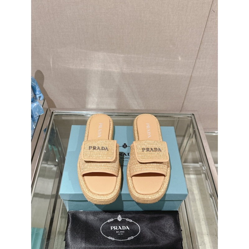 Pra*a slippers